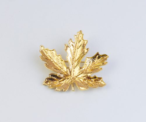Брошка Златен клен