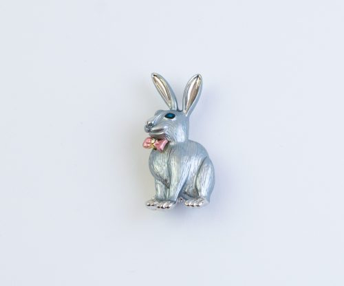 Брошка Заек